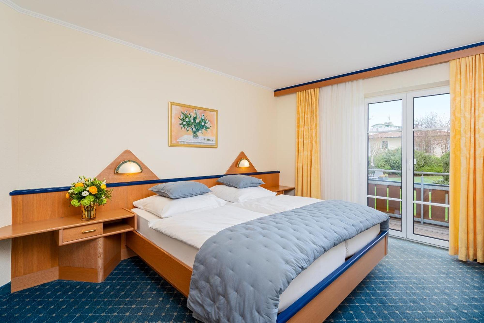 Hotel Riedenburg Bad Fussing Exterior photo